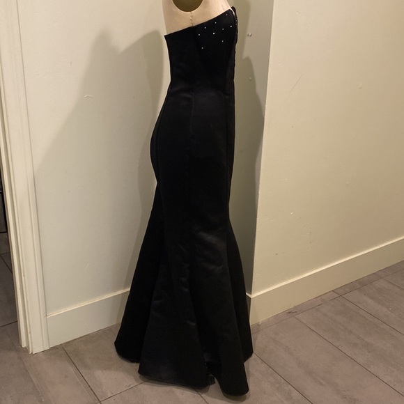 Black Gunnesax Strapless Formal Dress - Picture 8 of 8